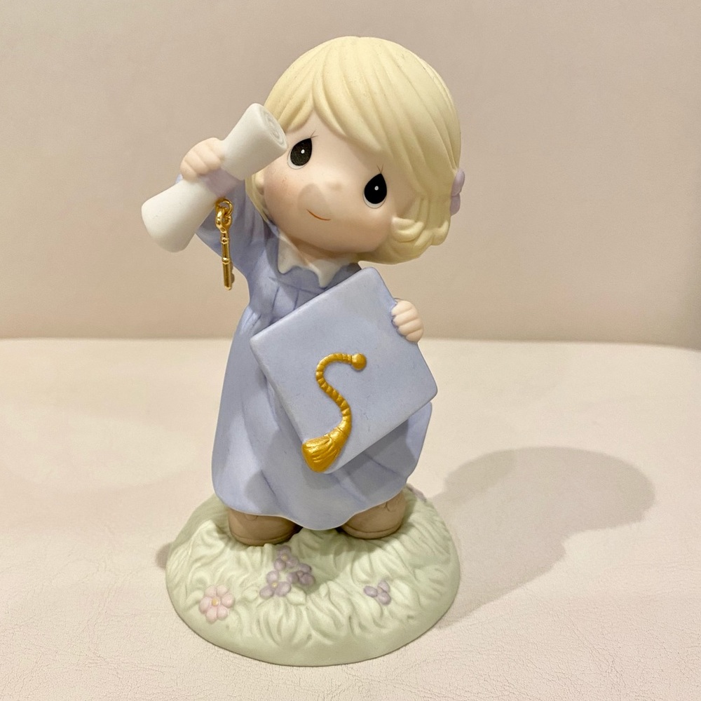 SOLD:🎀Precious Moments Graduation🎀